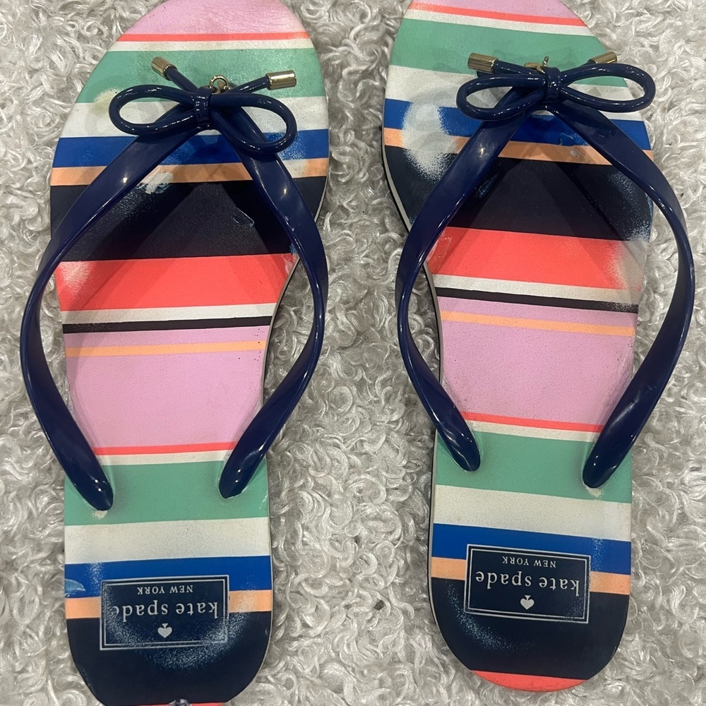 Kate Spade Flip Flops Women 9/10 US Charms
